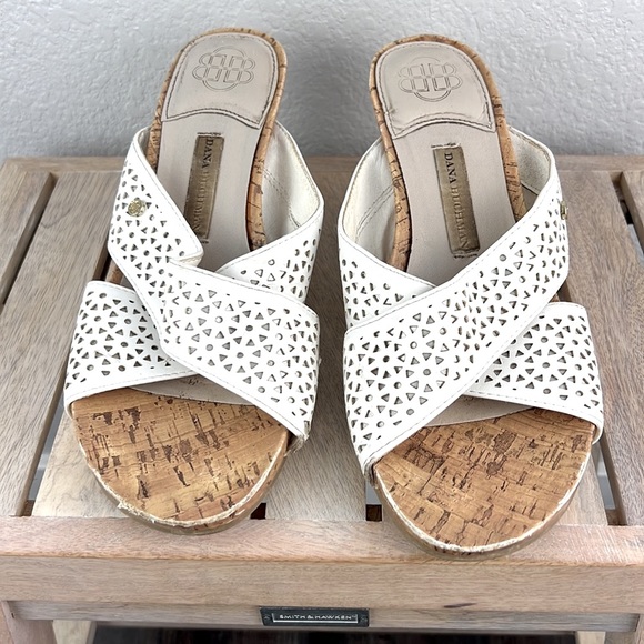 Dana Buchman Leather Perforated Wedge Cork Heel Sandals White Size 9.5 - Picture 2 of 11